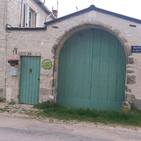 Le Clos Du Merry Joux-la-Ville Bagian luar foto