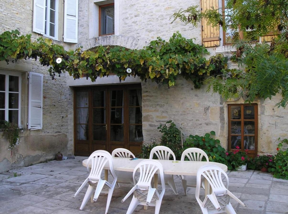 Le Clos Du Merry Joux-la-Ville Bagian luar foto
